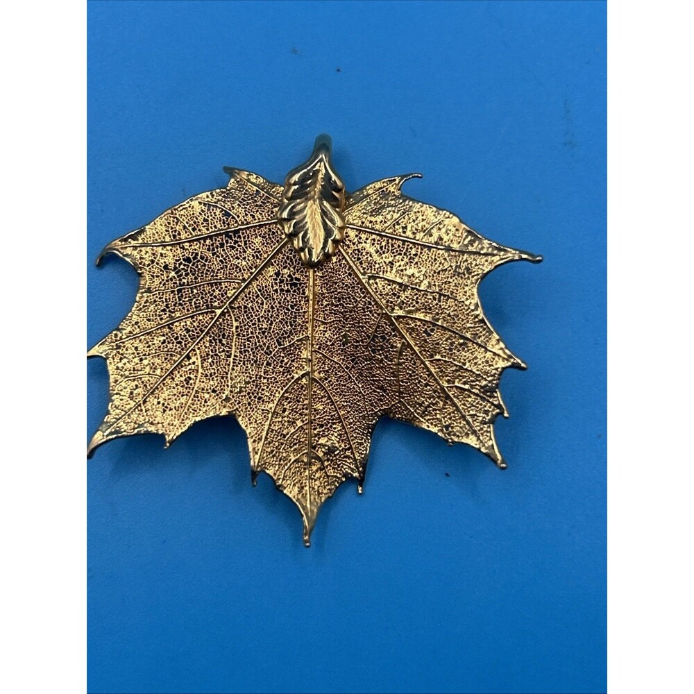 Gold Tone Maple Leaf Necklace Charm Vintage 1.75”